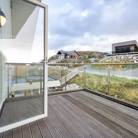 Gjermundsoya Brygge شقة